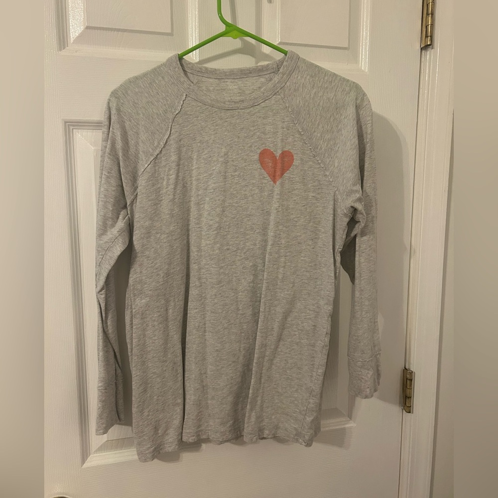 Aerie Gray Long Sleeve Shirt with Heart